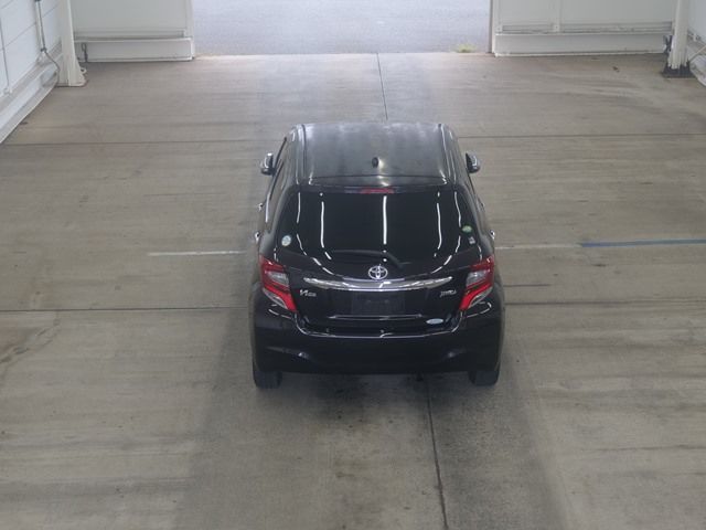 2014 Toyota Vitz ジュエラ auction photo 3
