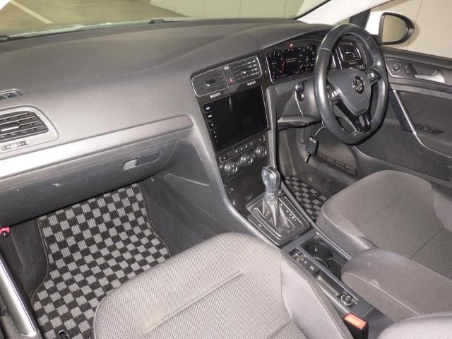 2018 Volkswagen VW ゴルフ TSI Comfortline Tech ED auction photo 2