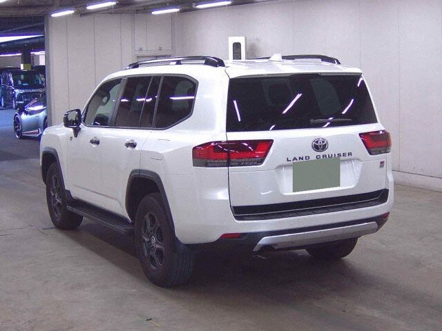 2025 Toyota Land Cruiser GR Sport 4WD auction photo 2