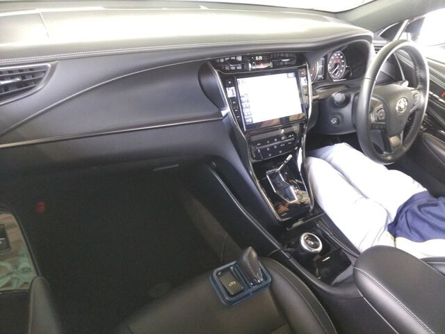 2019 Toyota Harrier Premier Style Noir auction photo 3