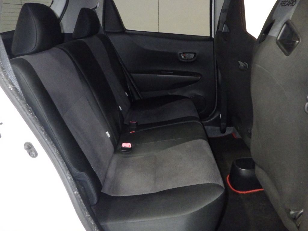 2012 Toyota ヴィッツ 5HB RS Gs auction photo 7