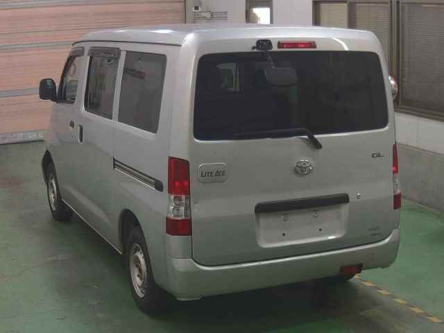2015 Toyota ライトエース バン 4WD GL auction photo 2