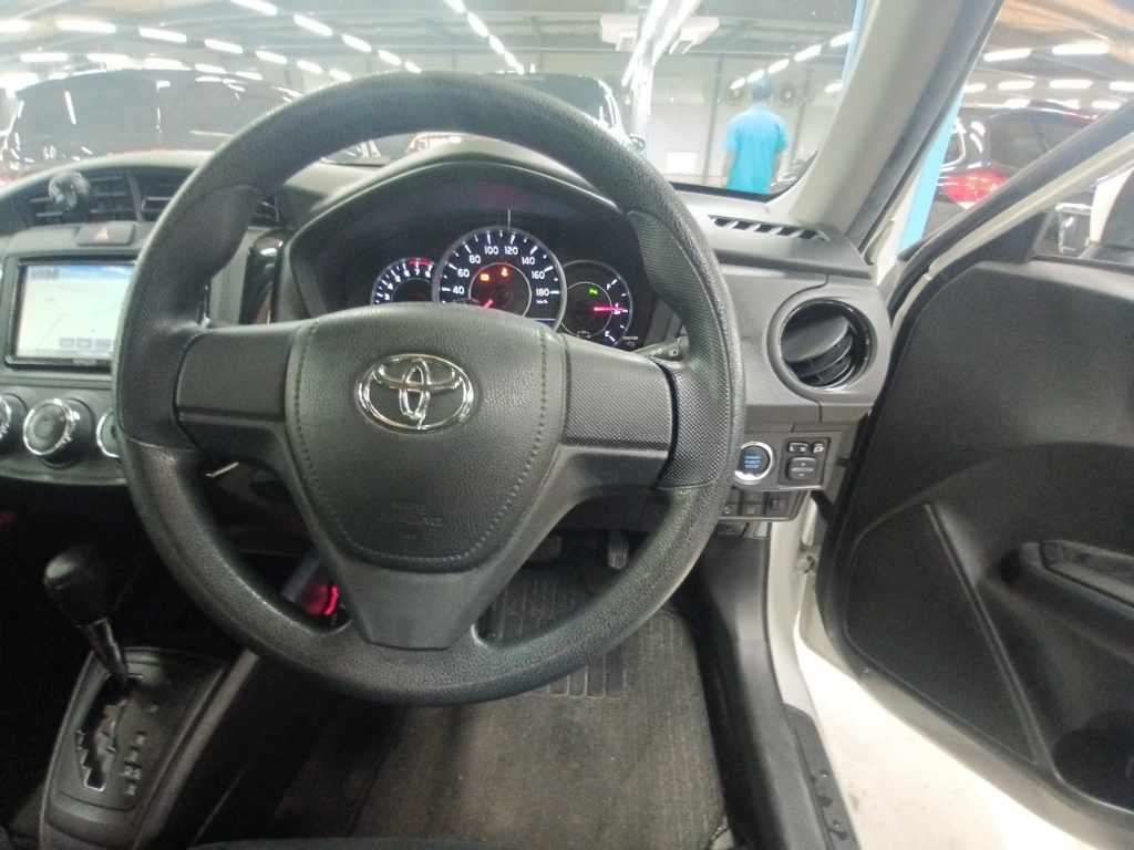 2021 Toyota Corolla Axio EX 4WD auction photo 9