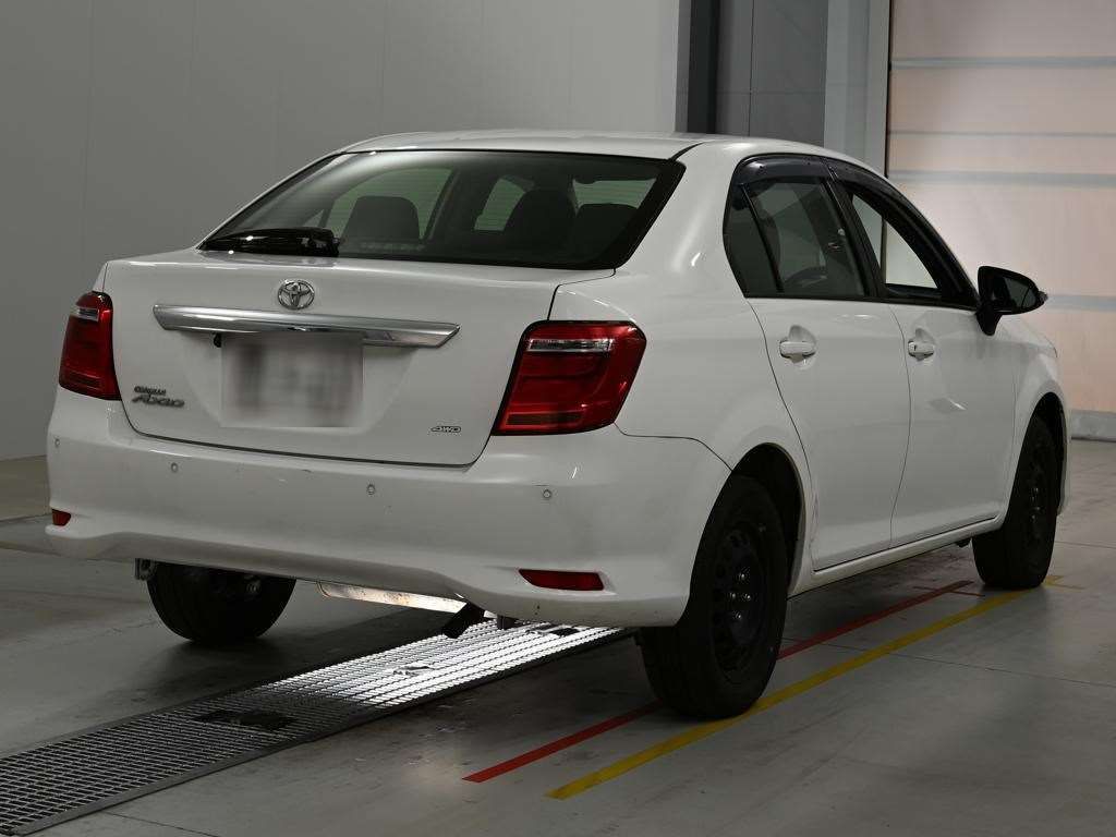 2021 Toyota Corolla Axio EX 4WD auction photo 2