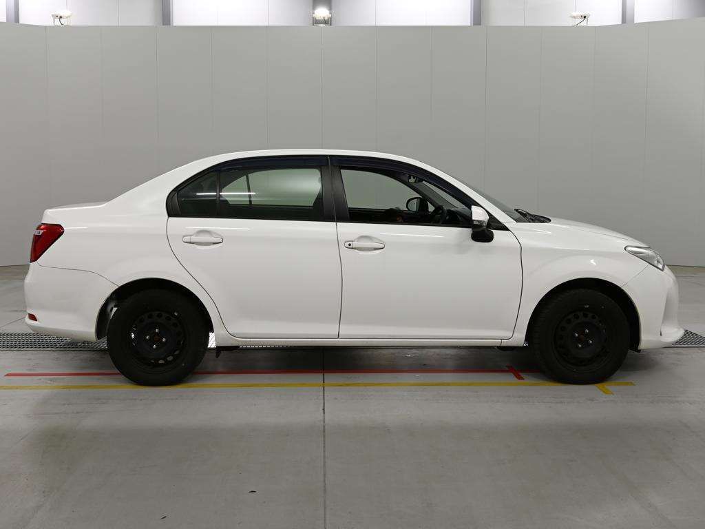2021 Toyota Corolla Axio EX 4WD auction photo 3