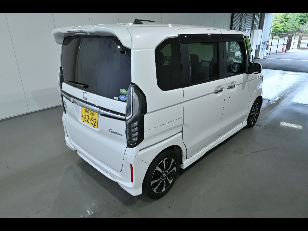 2019 Honda N-BOX カスタムG Lホンダセンシング auction photo 2