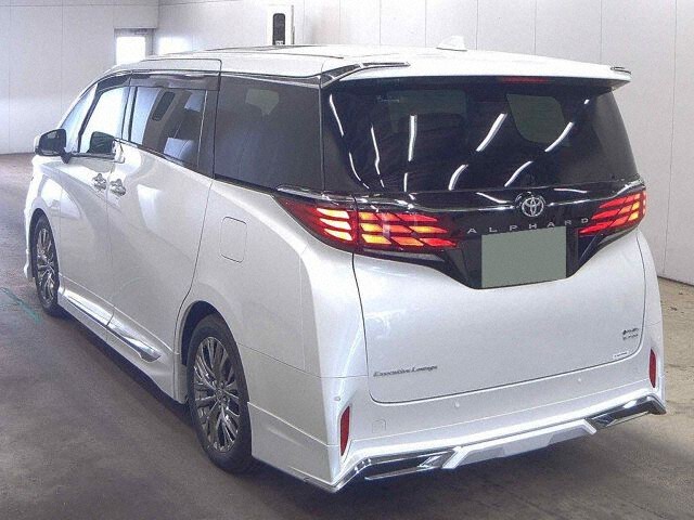 2025 Toyota Alphard Executive Lounge 4WD auction photo 2