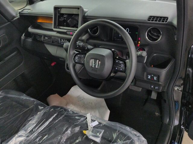 2026 Honda N-BOX Base grade 4WD auction photo 3