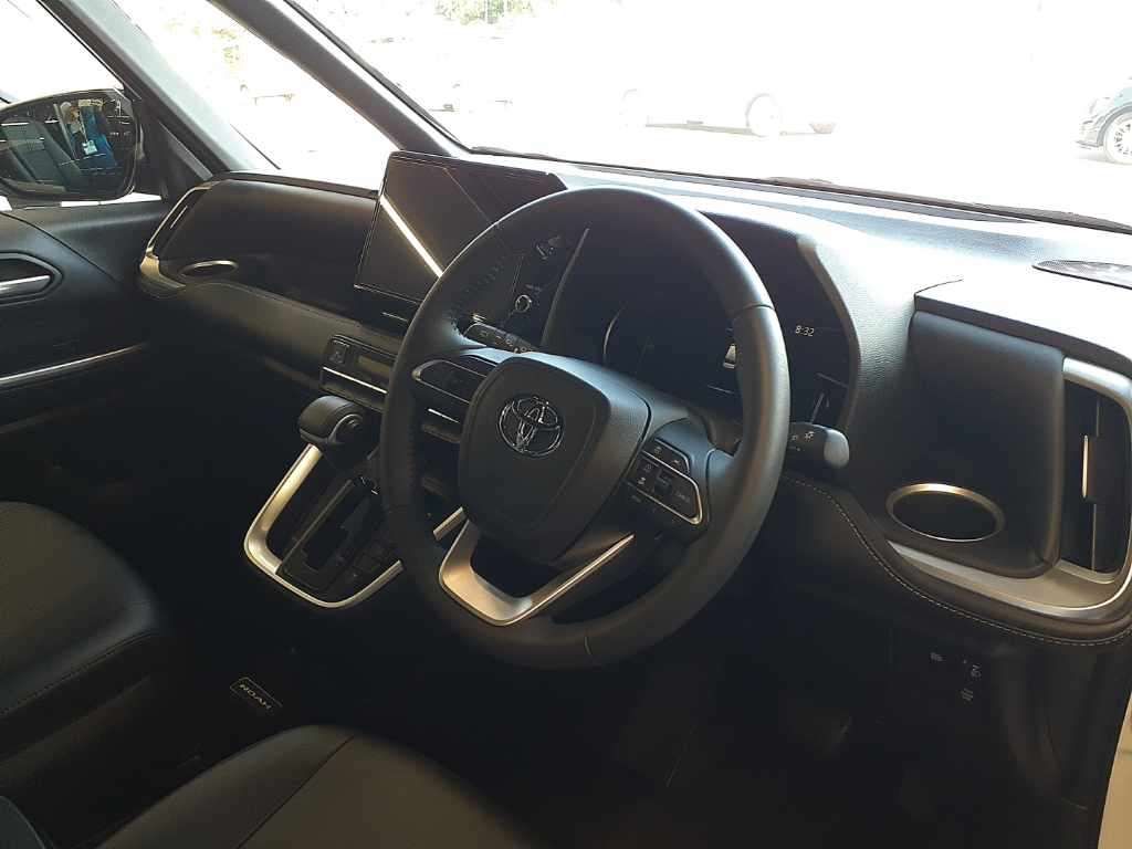 2024 Toyota Noah S-Z auction photo 9