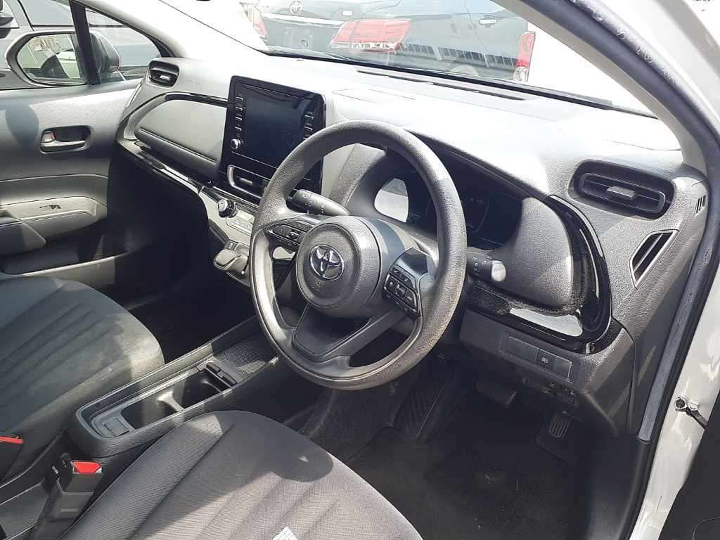 2022 Toyota Aqua X auction photo 9