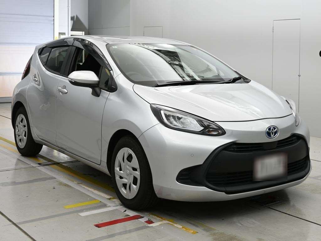 2022 Toyota Aqua X auction photo 5
