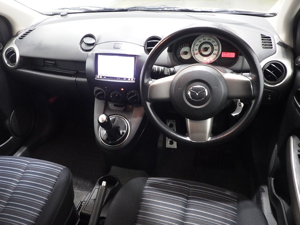 2009 Mazda Demio 13C auction photo 3