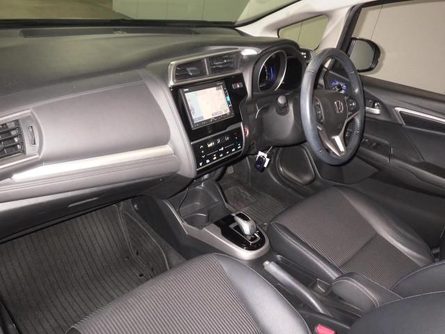 2017 Honda フィット HBホンダセンシング auction photo 2