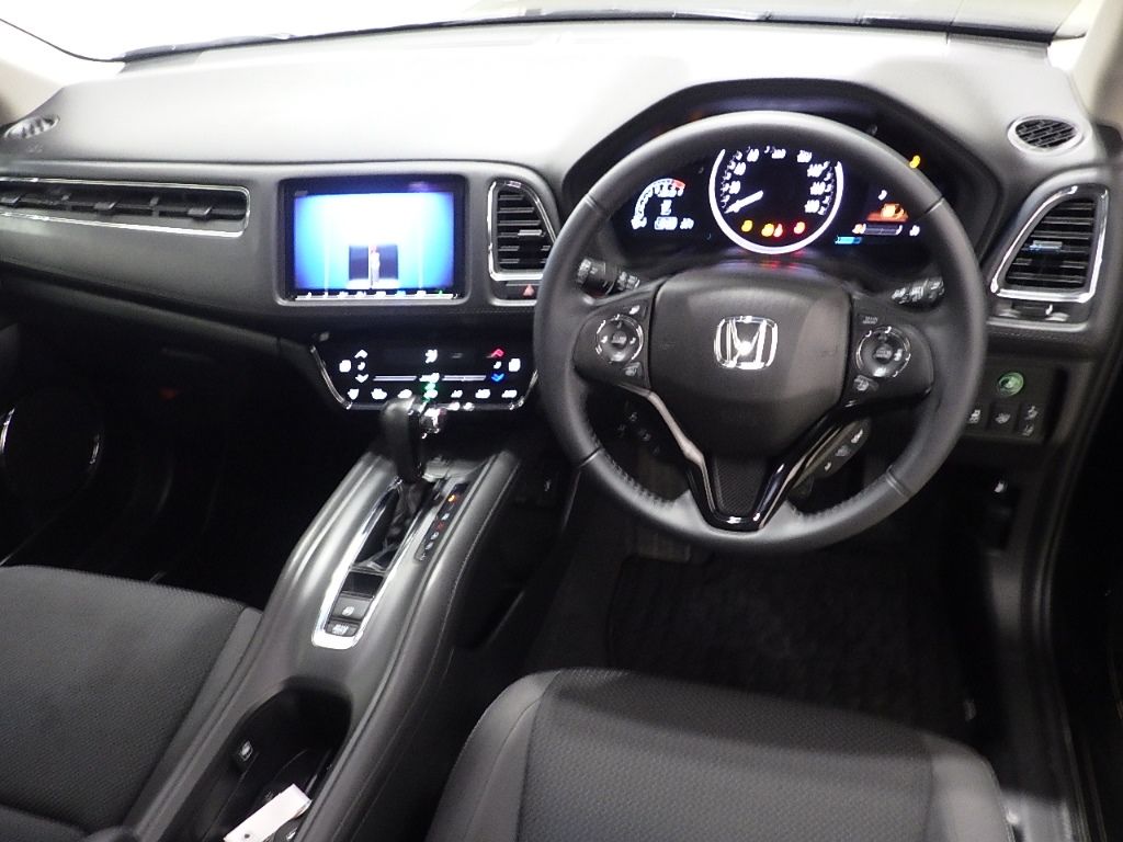 2021 Honda Vezel 4WD X Honda Sensing auction photo 3