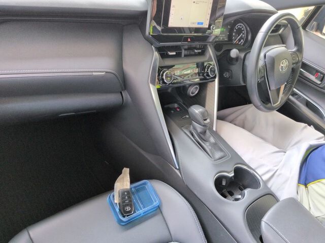 2023 Toyota Harrier G auction photo 3