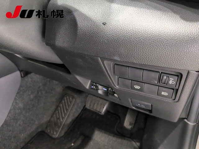 2024 Toyota Yaris 4WD X auction photo 4