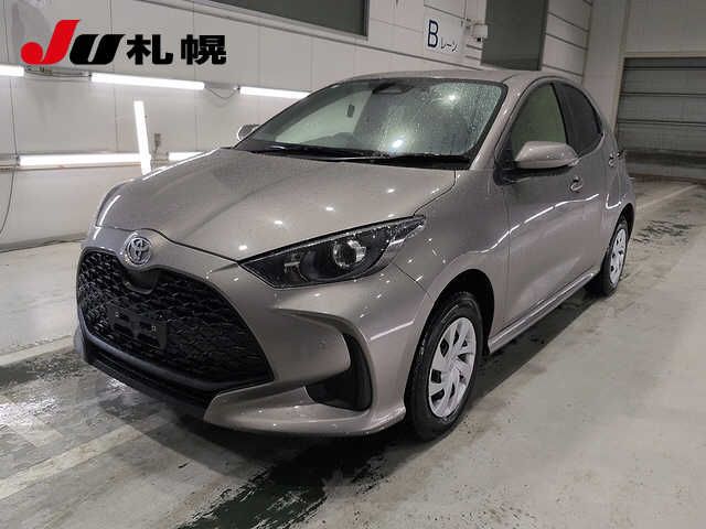 2024 Toyota Yaris 4WD X Japan auction vehicle