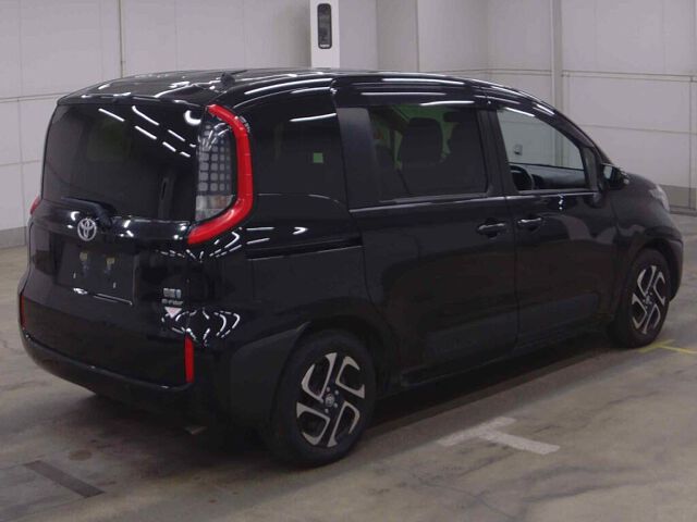 2023 Toyota Sienta ハイブリッドZ 4WD auction photo 5
