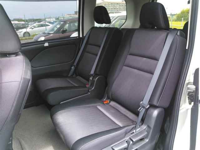 2017 Nissan Serena ハイウェイスター auction photo 9
