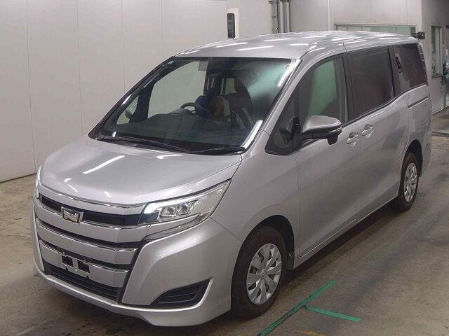 2020 Toyota Noah X 4WD auction photo 4