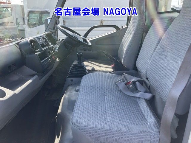 2016 Hino Dutro Hira PG auction photo 5