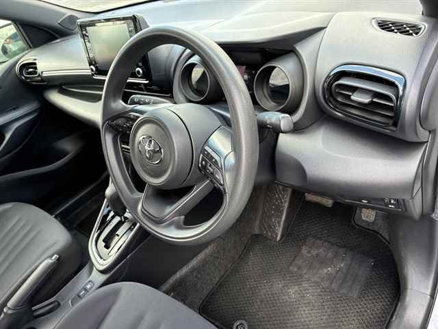 2023 Toyota Yaris G 4WD auction photo 3