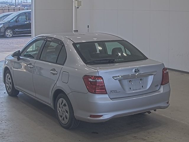 2021 Toyota Corolla Axio ハイブリッドEX auction photo 2