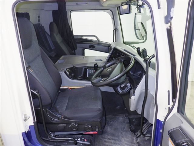 2021 Mitsubishi Fuso Wing auction photo 6