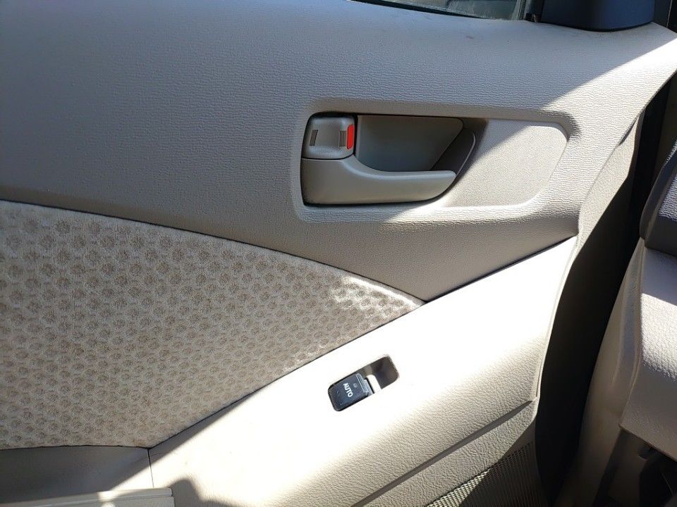 2005 Toyota Isis auction photo 13