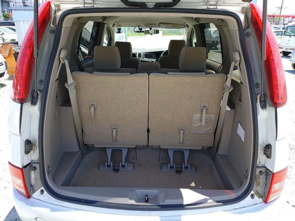 2005 Toyota Isis auction photo 8