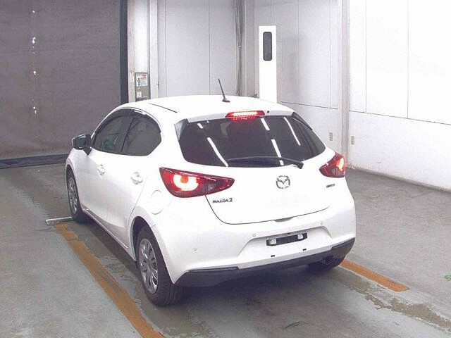 2021 Mazda 2 15CマツダコネクトP auction photo 2