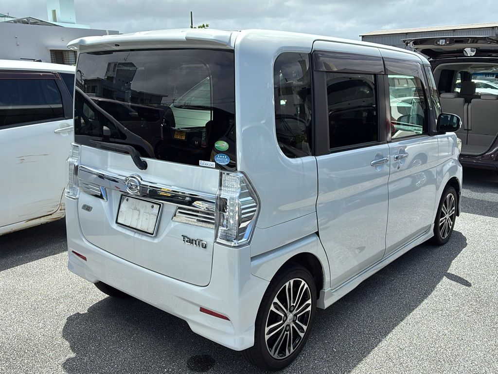 2014 Daihatsu Tanto Custom RS auction photo 2