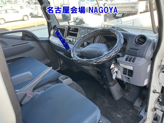 2016 Mitsubishi Fuso Canter Reizo Reito auction photo 4