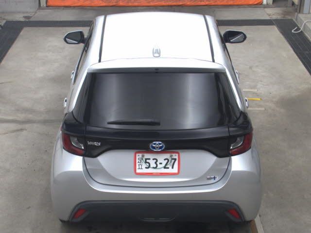 2021 Toyota Yaris ハイブリッドX auction photo 7