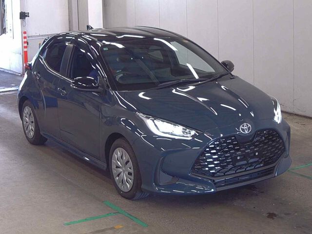 2025 Toyota Yaris ハイブリッドZ Japan auction vehicle