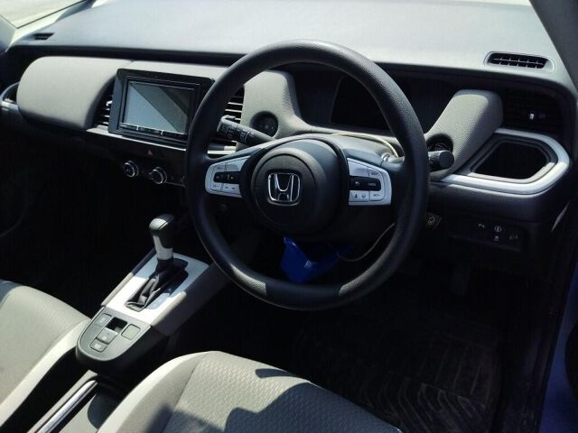 2020 Honda Fit ネス auction photo 3