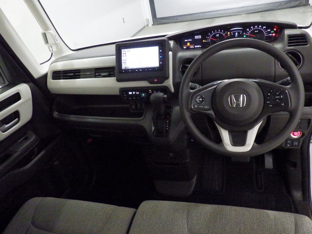 2021 Honda N-BOX L auction photo 3