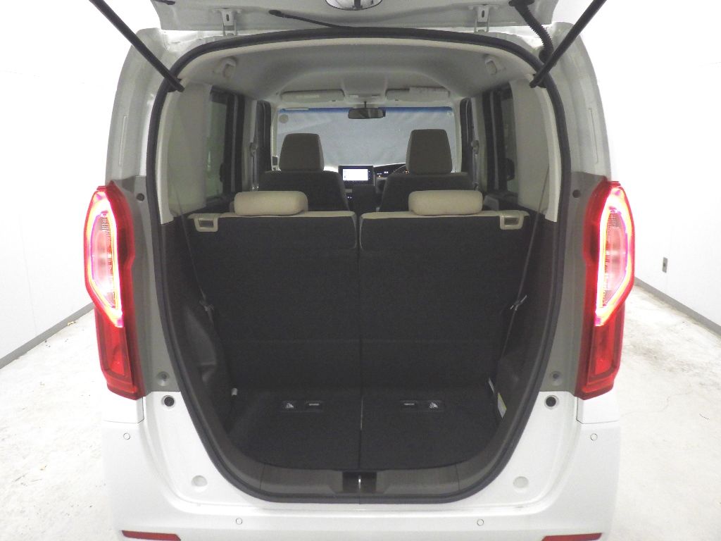 2021 Honda N-BOX L auction photo 8