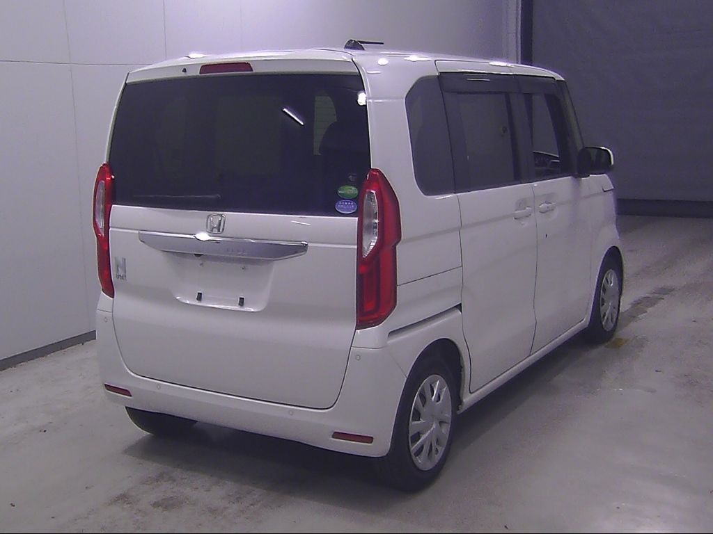 2021 Honda N-BOX L auction photo 2