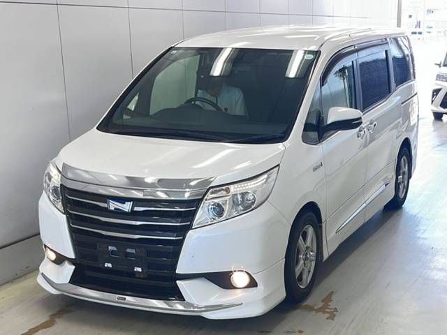 2015 Toyota Noah ハイブリッドG Japan auction vehicle