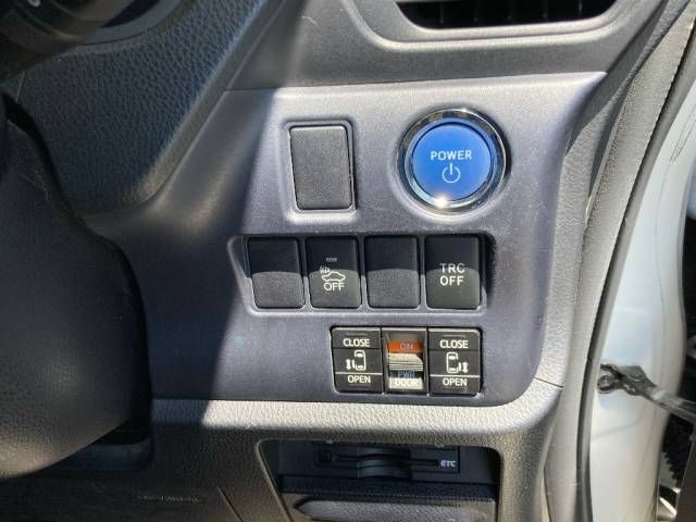 2015 Toyota Noah ハイブリッドG auction photo 5