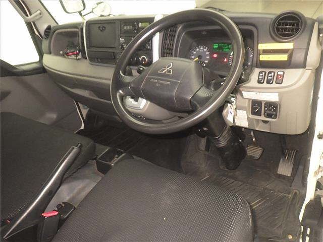 2016 Mitsubishi Fuso Canter 4WD Aluminum Van auction photo 3