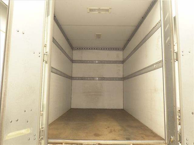 2016 Mitsubishi Fuso Canter 4WD Aluminum Van auction photo 7