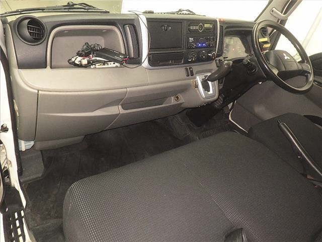 2016 Mitsubishi Fuso Canter 4WD Aluminum Van auction photo 4