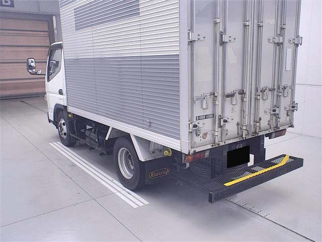2016 Mitsubishi Fuso Canter 4WD Aluminum Van auction photo 2