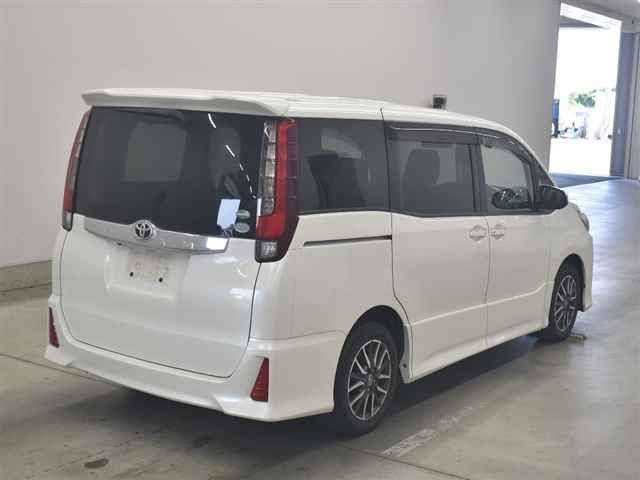 2015 Toyota Noah Si auction photo 5