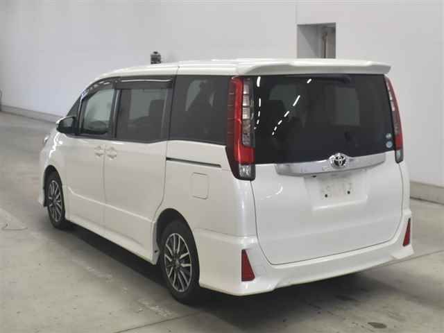 2015 Toyota Noah Si auction photo 2
