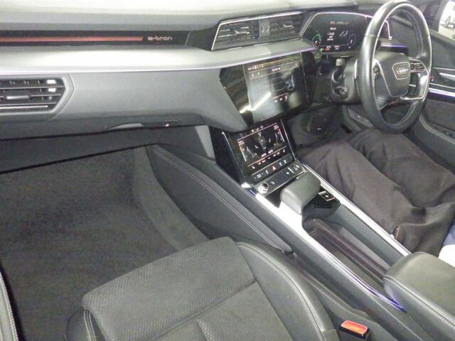 2021 Audi e-tron Sportback 55Q Toro 1st Edition 4WD auction photo 3