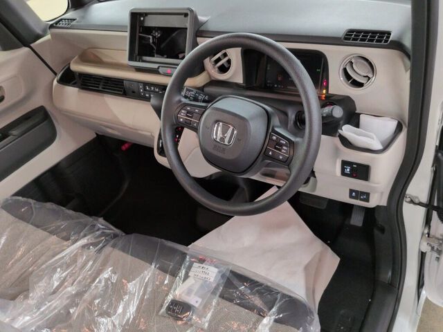 2026 Honda N-BOX Base grade 4WD auction photo 3