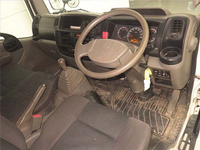 2016 Mitsubishi Fuso Canter 4WD Guts Double Cab auction photo 3
